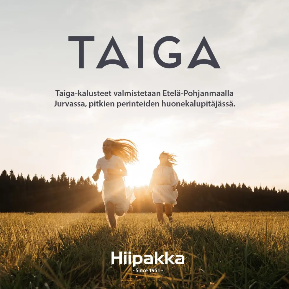 Hiipakka Taiga 9.2 vitriini kirkkailla lasiovilla