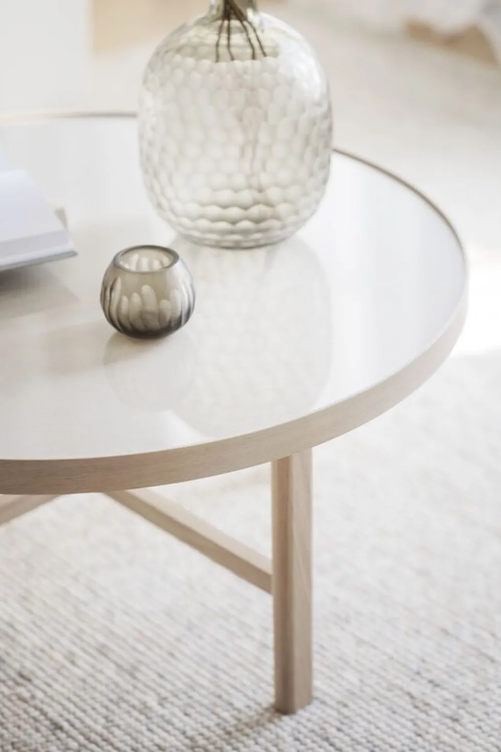 Rowico Marsden sohvapöytä 90cm, beige / valkopesty tammi